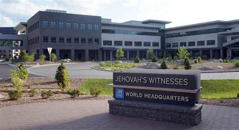 What Are Jehovah's Witnesses