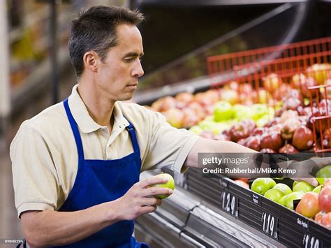 What Is A Grocery Clerk